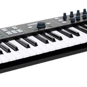 Arturia essential 49 (negro)